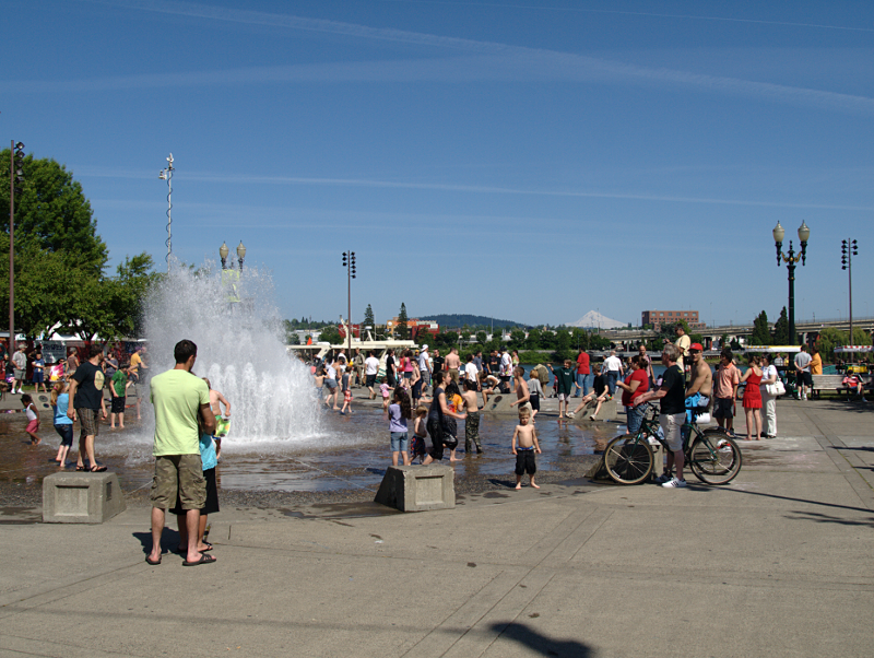 Salmon Street Fountain in Waterfront Park
